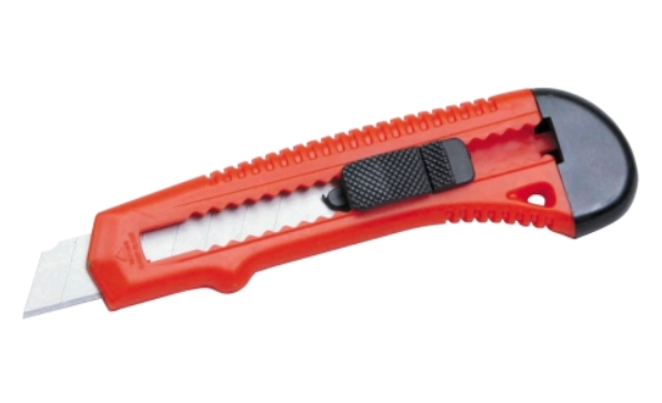 TRINCHETA IBI 18mm ECONOMICO