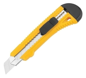 TRINCHETA OLAMI PLASTICA C/GUIA METAL 18mm